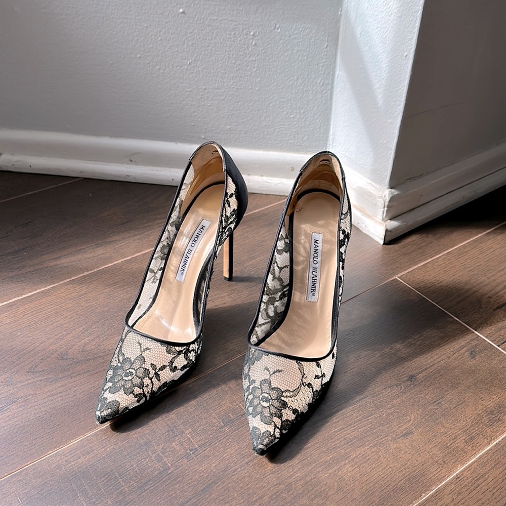 Black Lace BB Pumps Manolo Blahnik Size 38.5